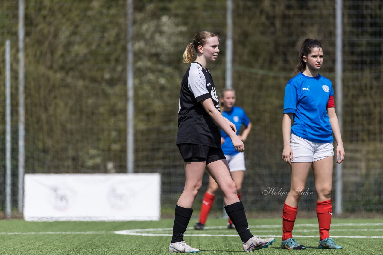 Bild 96 - wBJ SH-Pokalfinale  Holstein-Kiel - SV Viktoria : Ergebnis: 1:0